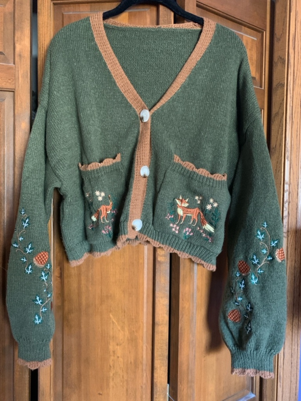 Adorable cropped cardigan with whimsical woodland charm